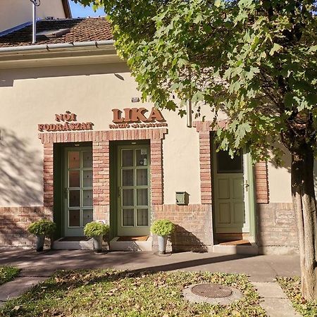Lika Panzio Gyula Hotel Екстериор снимка